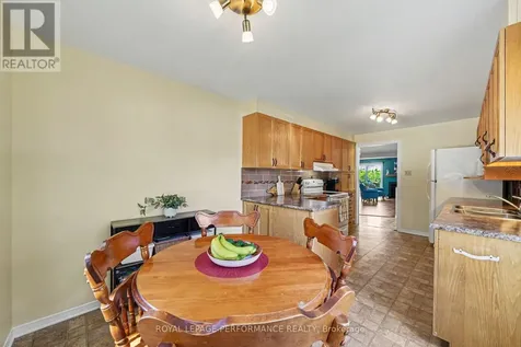 6145 Oak Meadows Drive Ottawa ON K1C 7G7