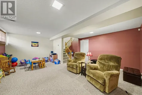 6145 Oak Meadows Drive Ottawa ON K1C 7G7