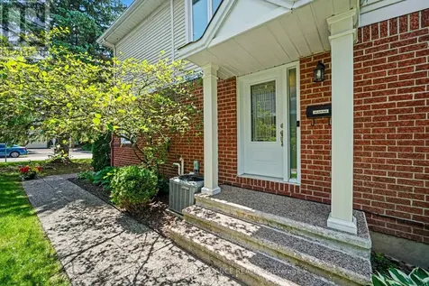6145 Oak Meadows Drive Ottawa ON K1C 7G7
