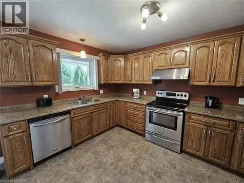 39 Ross Avenue North Simcoe ON N3Y 0B2