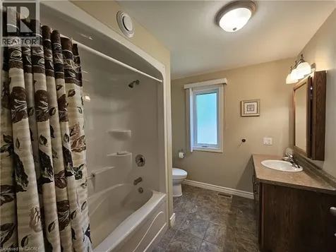39 Ross Avenue North Simcoe ON N3Y 0B2