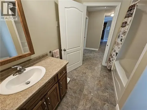 39 Ross Avenue North Simcoe ON N3Y 0B2