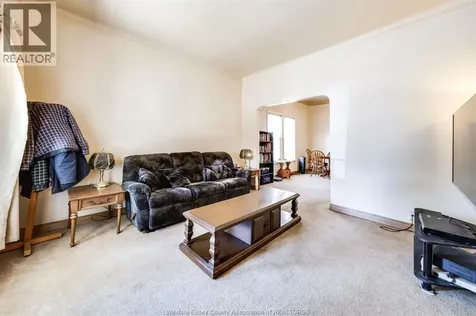 324 Parent Avenue Windsor ON N9A 2B8