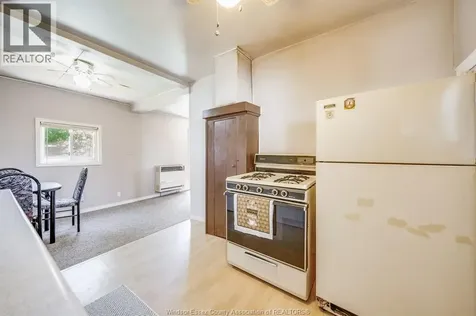 324 Parent Avenue Windsor ON N9A 2B8