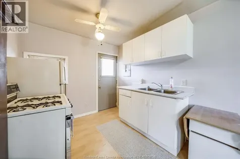 324 Parent Avenue Windsor ON N9A 2B8
