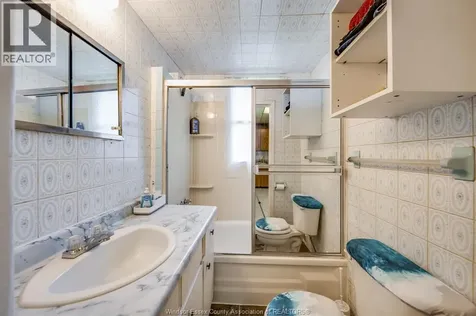 324 Parent Avenue Windsor ON N9A 2B8