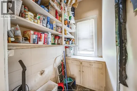 324 Parent Avenue Windsor ON N9A 2B8