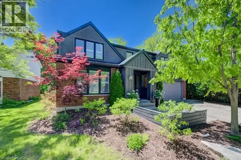 387 Stillmeadow Circle Waterloo ON N2L 5M1