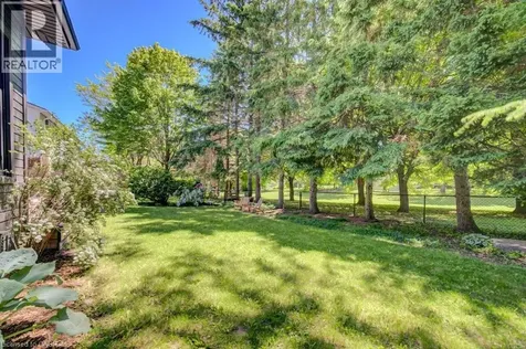 387 Stillmeadow Circle Waterloo ON N2L 5M1