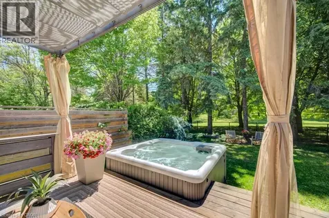 387 Stillmeadow Circle Waterloo ON N2L 5M1