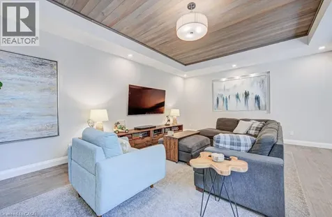 387 Stillmeadow Circle Waterloo ON N2L 5M1
