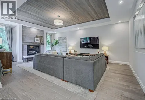 387 Stillmeadow Circle Waterloo ON N2L 5M1