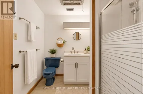 54 Lackie Crescent Tiny ON L0L 2J0