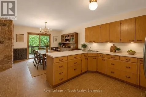54 Lackie Crescent Tiny ON L0L 2J0
