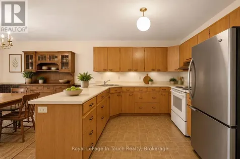54 Lackie Crescent Tiny ON L0L 2J0