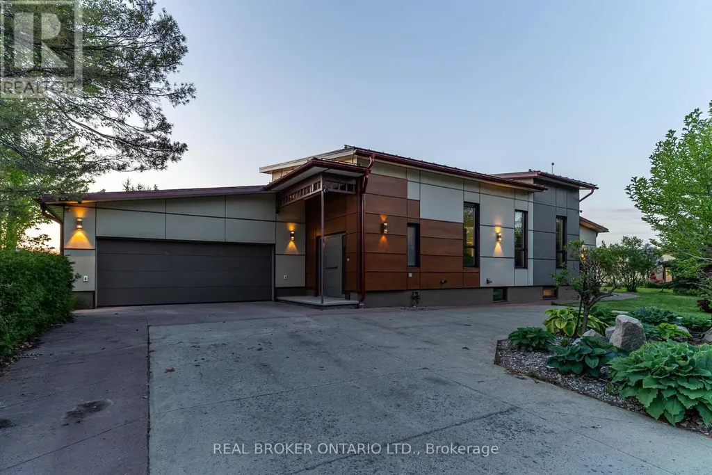 5879 Leitrim Road Ottawa ON K0A 1K0