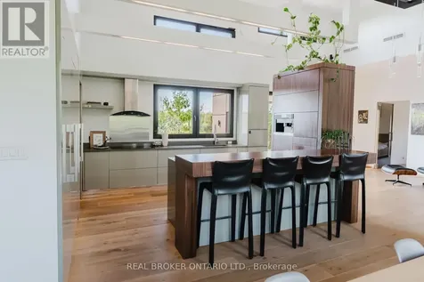 5879 Leitrim Road Ottawa ON K0A 1K0
