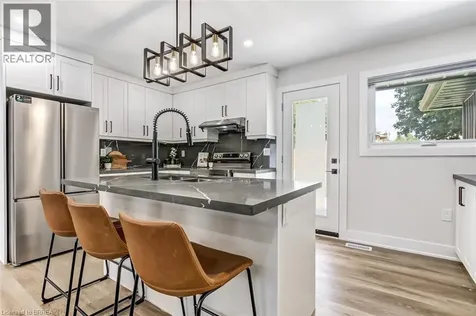 22 Kensington Avenue Brantford ON N3R 3N7