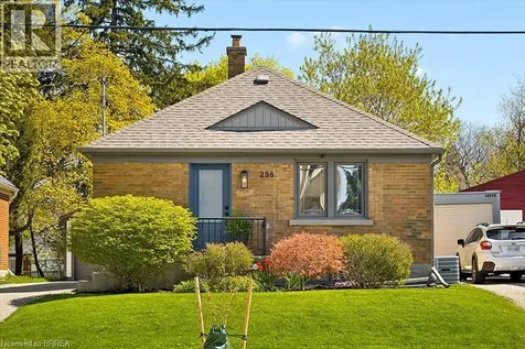 256 Bowman Street Waterloo ON N2J 1W5
