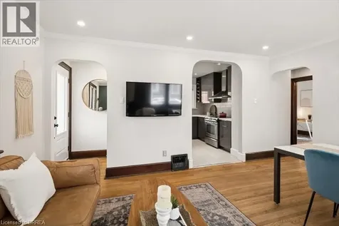 256 Bowman Street Waterloo ON N2J 1W5