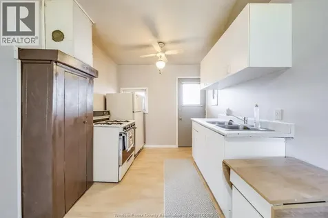 324 Parent Avenue Windsor ON N9A 2B8