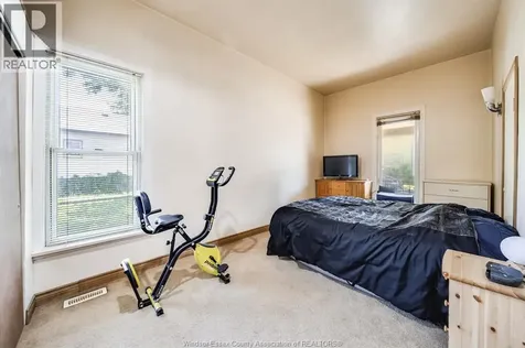 324 Parent Avenue Windsor ON N9A 2B8