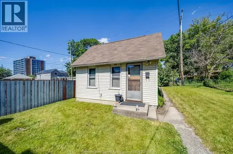 324 Parent Avenue Windsor ON N9A 2B8