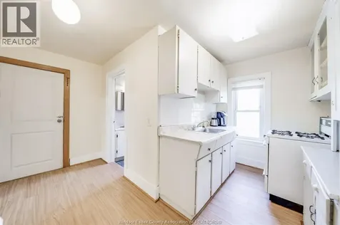 324 Parent Avenue Windsor ON N9A 2B8
