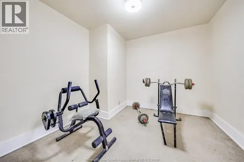 324 Parent Avenue Windsor ON N9A 2B8