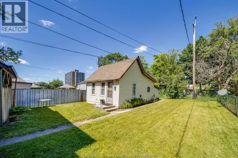324 Parent Avenue Windsor ON N9A 2B8