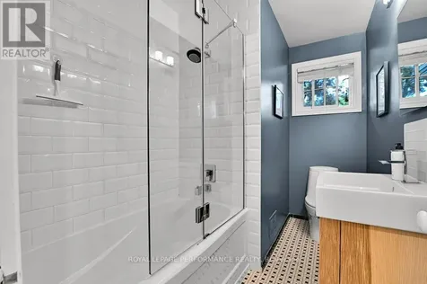943 Arkell Street Ottawa ON K2B 5R2