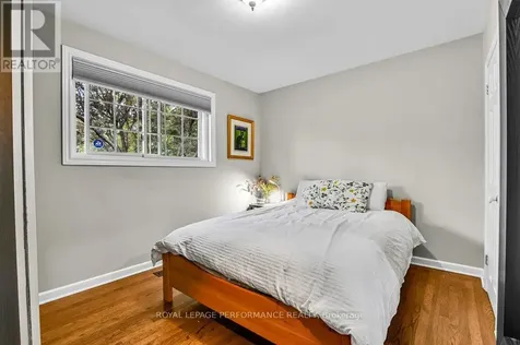 943 Arkell Street Ottawa ON K2B 5R2