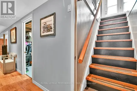 943 Arkell Street Ottawa ON K2B 5R2