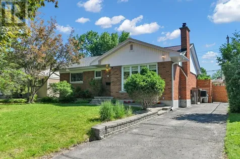 943 Arkell Street Ottawa ON K2B 5R2