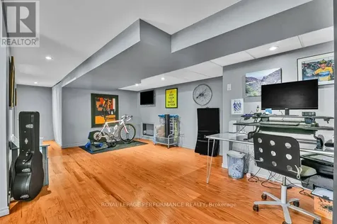 943 Arkell Street Ottawa ON K2B 5R2
