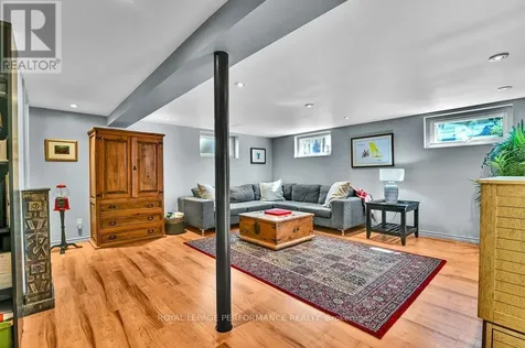 943 Arkell Street Ottawa ON K2B 5R2