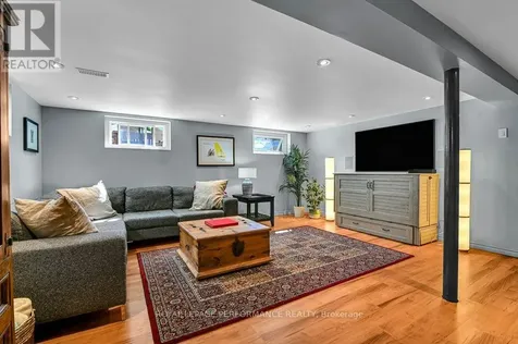 943 Arkell Street Ottawa ON K2B 5R2