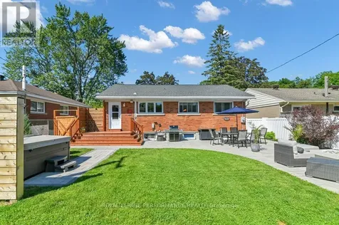 943 Arkell Street Ottawa ON K2B 5R2