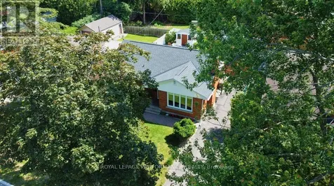 943 Arkell Street Ottawa ON K2B 5R2