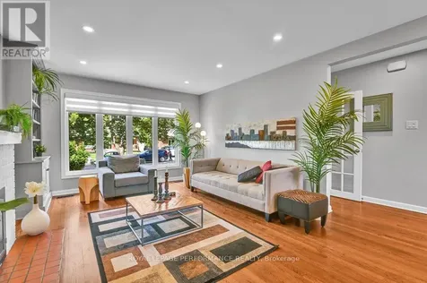 943 Arkell Street Ottawa ON K2B 5R2