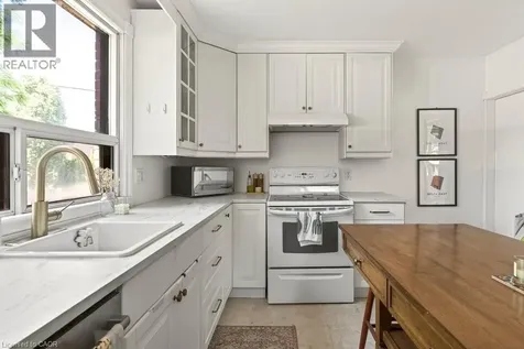 152 London Street South Hamilton ON L8K 2G7