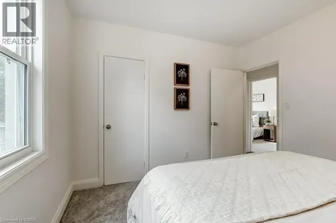 202 Erindale Avenue Hamilton ON L8K 4R7