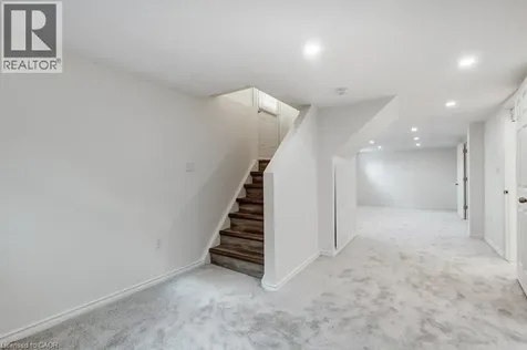 202 Erindale Avenue Hamilton ON L8K 4R7