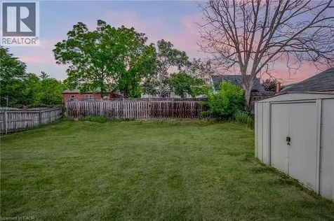 202 Erindale Avenue Hamilton ON L8K 4R7