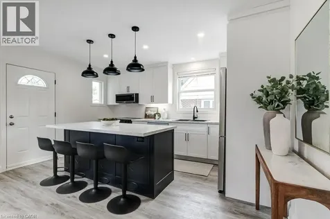 202 Erindale Avenue Hamilton ON L8K 4R7