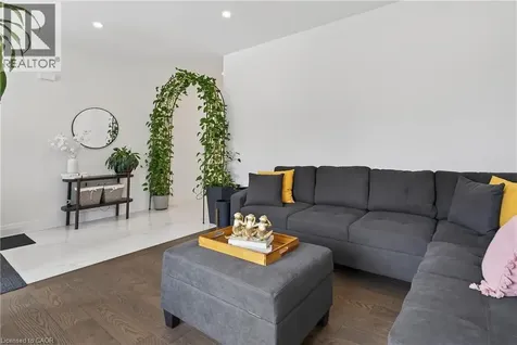 209 Jeffrey Place Kitchener ON N2C 0C2