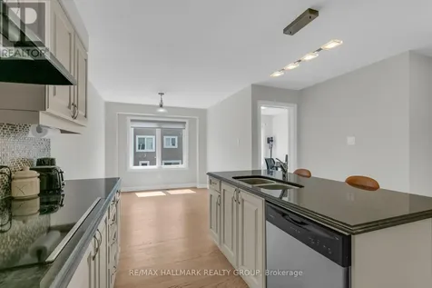 167 Gelderland Private Ottawa ON K2V 0H8