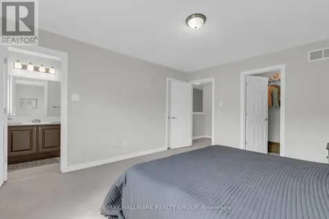 167 Gelderland Private Ottawa ON K2V 0H8