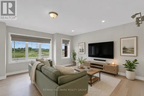 167 Gelderland Private Ottawa ON K2V 0H8