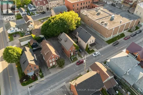 32 St. Andrew Street Brockville ON K6V 4X4
